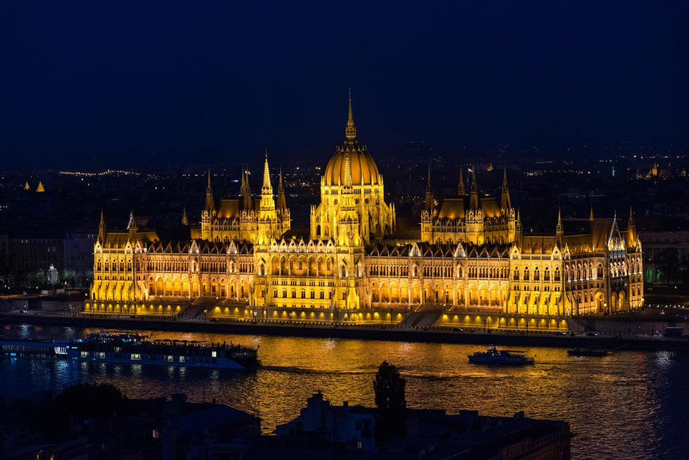 el-parlamento-hungaro